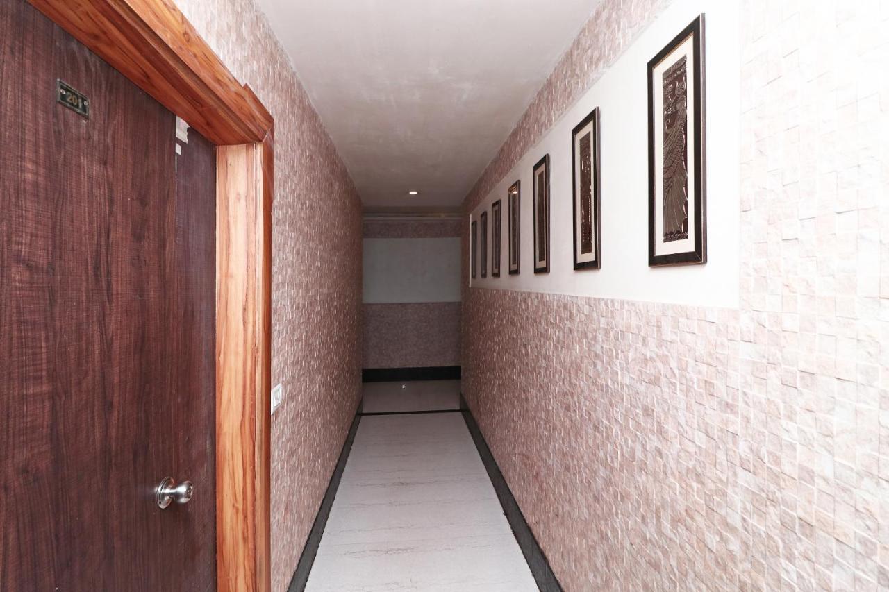 Hotel Deep Kánpur Kültér fotó