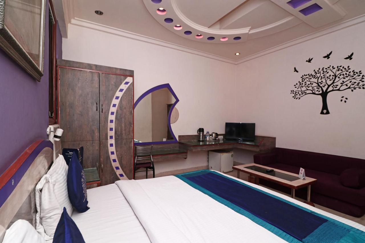 Hotel Deep Kánpur Kültér fotó