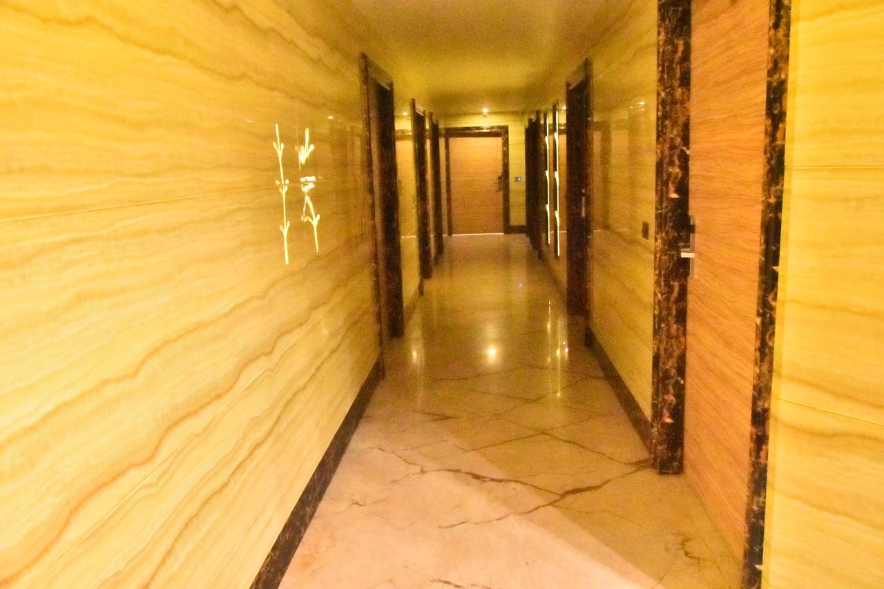 Hotel Deep Kánpur Kültér fotó