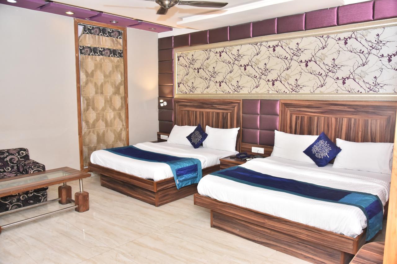 Hotel Deep Kánpur Kültér fotó