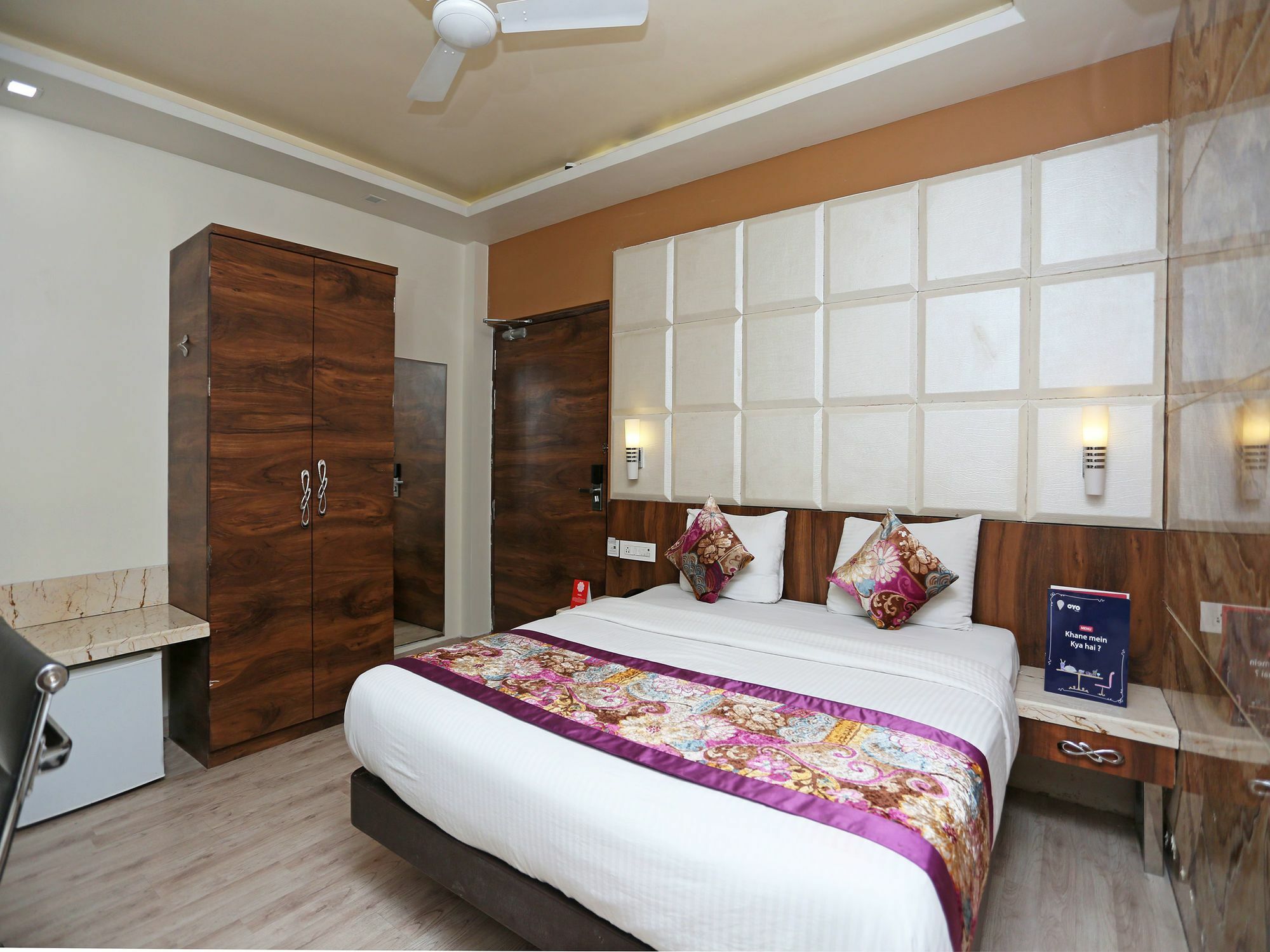 Hotel Deep Kánpur Kültér fotó